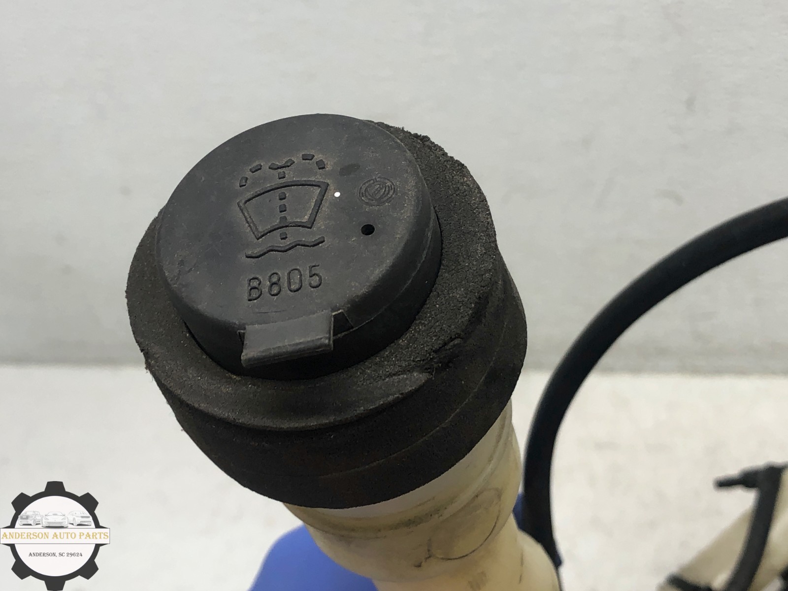 Maserati Levante 2017-2020 Washer reservoir