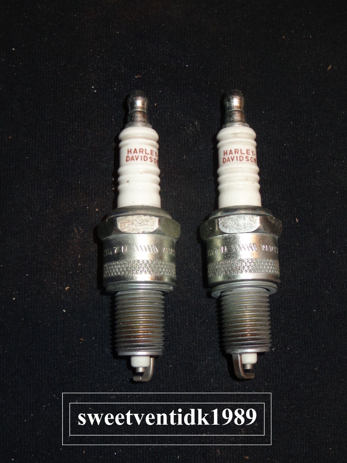 2 .. NOS Harley-Davidson 5R6A Spark Plugs .. Early Red Print .. USA Made