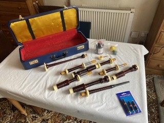 Vintage Great Highland Bagpipes with Lockable Carry Case No Reserve
