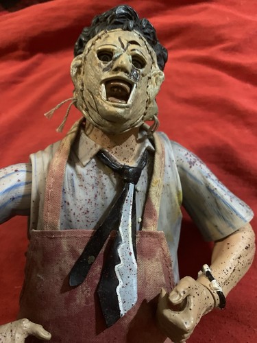 "Estatuilla Mezco Leatherface 2009 12""" - Imagen 2 de 5