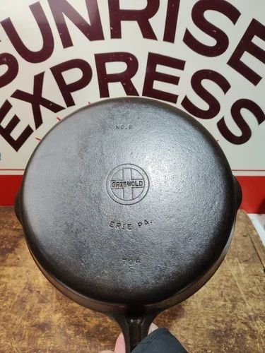 "Fully Restored" GRISWOLD Cast Iron Skillet Pan Small Logo 10" Seasoned Flat