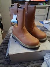 New mens steelite rigger boots.  Steel Toe Cap.  Tan