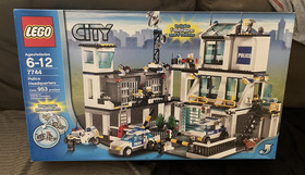 LEGO CITY: Police Headquarters (7744)