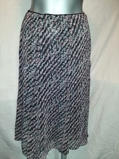 Sag Harbor Black Tan Red Gray Ruffle Skirt Size 16