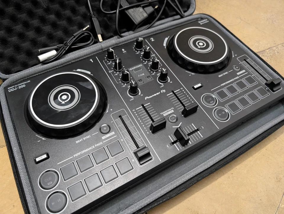 Pioneer DDJ-200 DJ Controller - Schwarz - mit Decksaver - recordbox weDJ - Bild 3 von 4