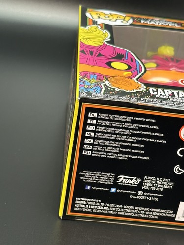 Funko Pop! Marvel - Blacklight Captain Marvel Target Exclusive - Double Boxed! - Picture 10 of 19
