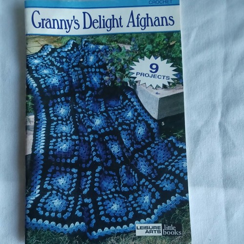 Leisure Arts 7138 Grannies In Bloom – Libro Di Schemi All'Uncinetto Per Coperte Floreali, 6 Progetti Da Realizzare - 2