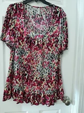 GITANO Women 18W/20W Ruffle Bottom Tunic Blouse Stretchy Flowy Geometric  Print 