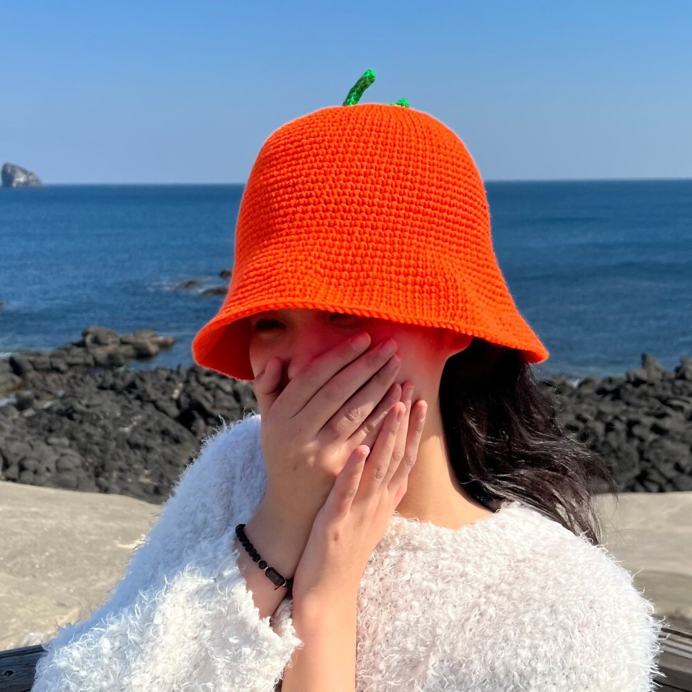 韓国人気【SOMEWHERE BUTTER.】Juicy Knit Bucket Hat Juicy Knit Bucket Hat - Red - SOMEWHERE BUTTER.