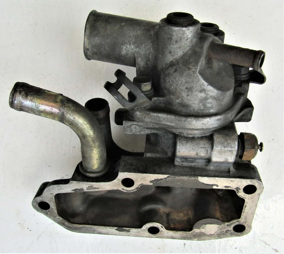 Isuzu Engine 4JG2-T 3,1L Diesel Thermostat Housing used  - Image 3 of 4