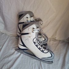 Riedell 625 Soft Series recreational Women's figure ice skates Size 8