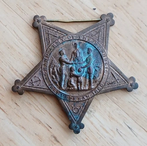 Grand Army of the Republic G.A.R 1861-1866 Veteran's Service Badge-w/Serial #.