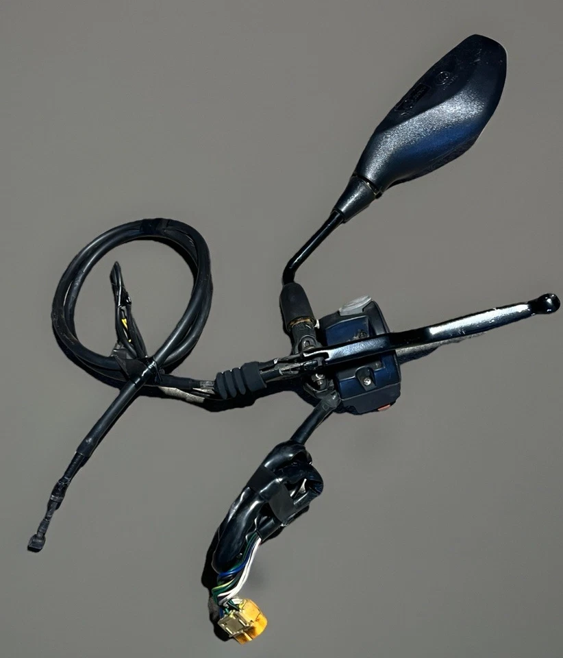 BMW F650CS 2003 01-05 Bufanda OEM Interruptor izquierdo Señal de control Espejo de embrague. Foto 3 de 4