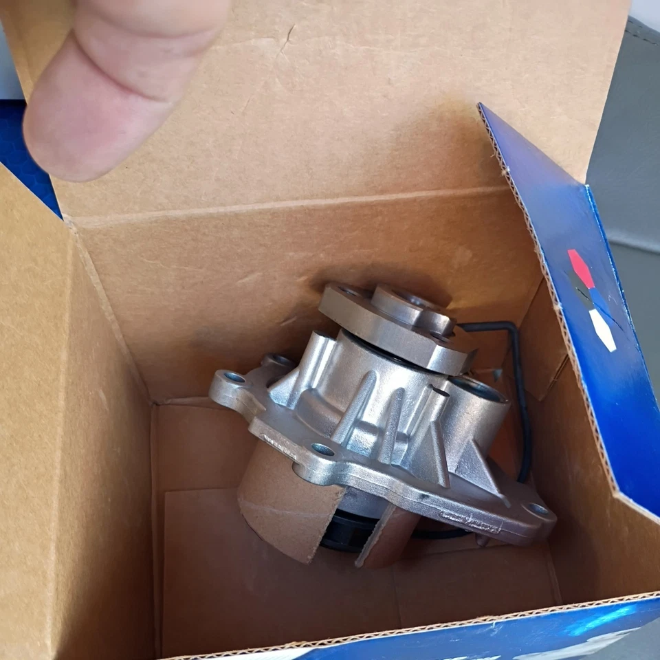 NOVA BOMBA DE ÁGUA CARQUEST T1218 GM Acdelco AveoG3 Astra Pontiac Chevrolet Saturn - Imagem 2 de 2