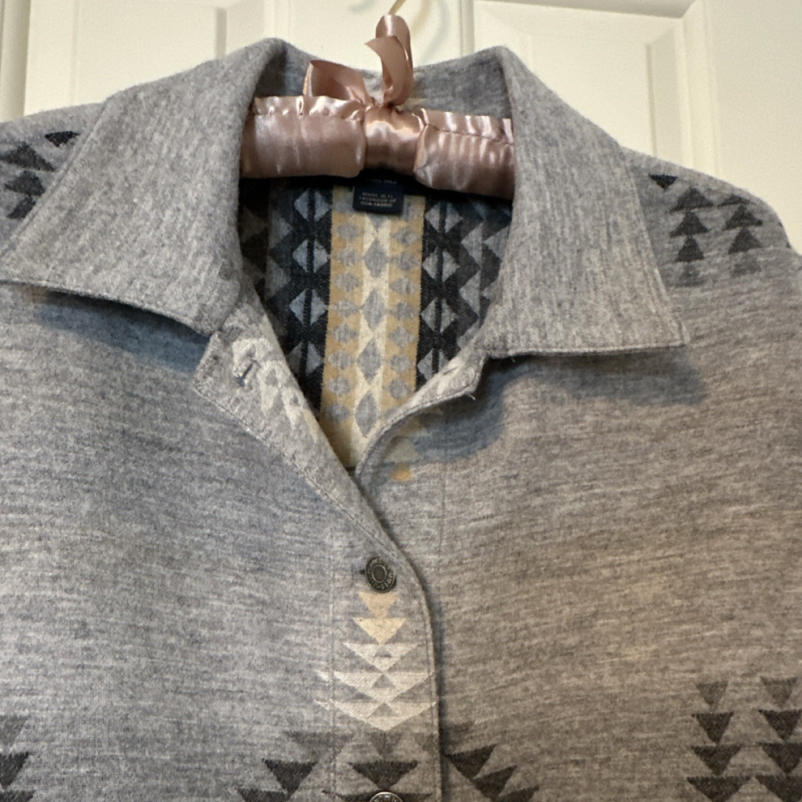 Beautiful Pendleton Women's Geometric Button Jack… - image 3