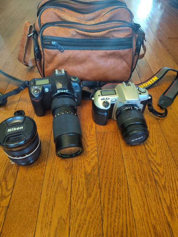 Lot Nikon D70s & N60 Cameras & Extra Lens