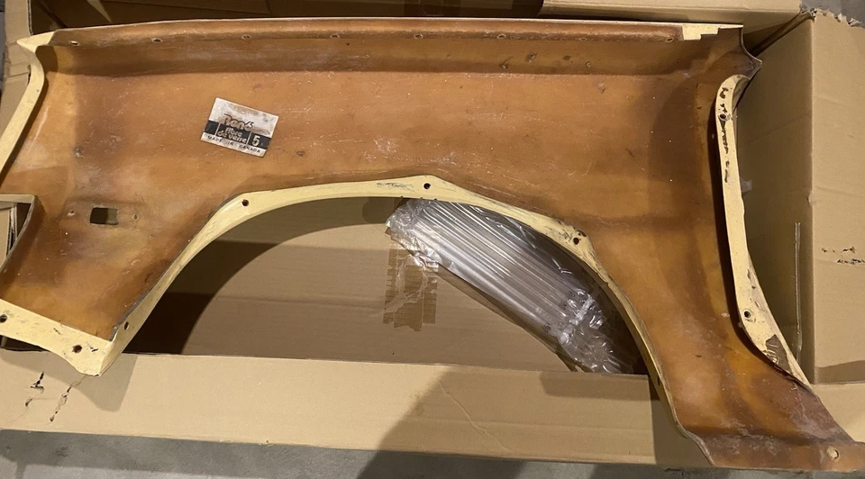 КРЫЛО ИЗ СТЕКЛОВОЛОКНА СО СТОРОНЫ ПАССАЖИРА RENÉ 1976-82 CHEVY CHEVETTE/PONTIAC T-1000 - Изображение 2 из 4