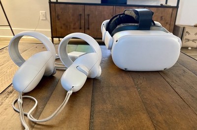 Meta Quest 2 128GB White Virtual Reality Console