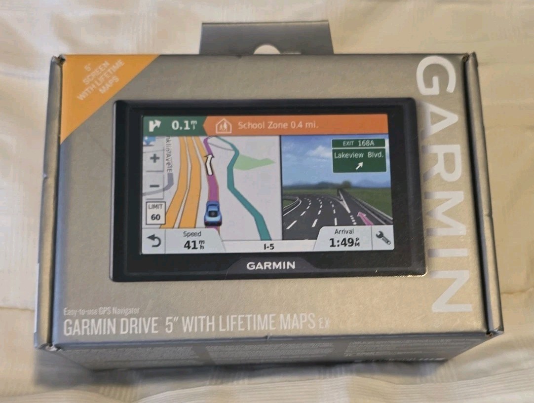Garmin GPS-Auto Drive 5 USA LM EX (010-01532-0E) Missing Car Mount & Bklt Bundle