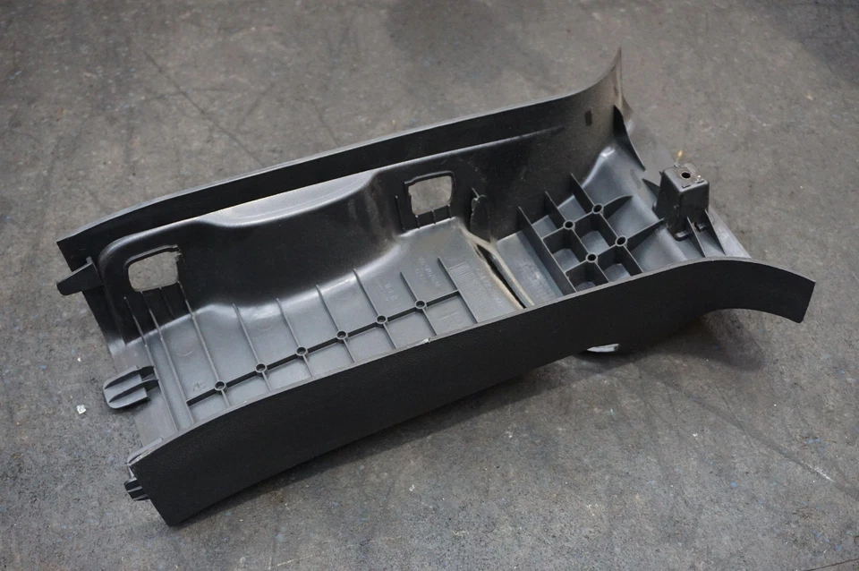 Interior lateral derecho central pilar B moldura superior negra 25858004 Hummer H2 08-09 Foto 2 de 4