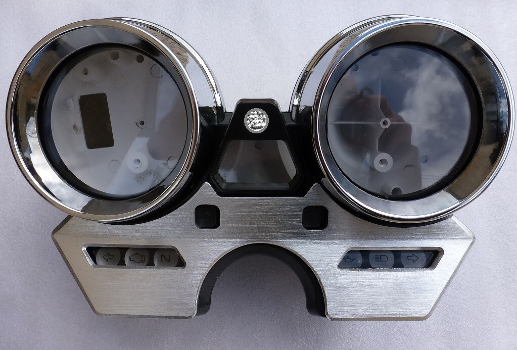Boîtier compteur XJR 1300 pour restaurer votre moto avant les longs voyages