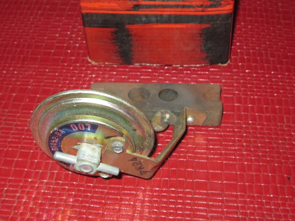 Ford LTD 1975 nuevo, válvula Mercury Marquis EGR, todos los 400 motores, EN CAJA Foto 2 de 2