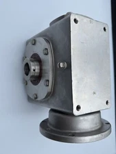 Sterling Electric Gearbox 50: 1 Right angle speed reducer