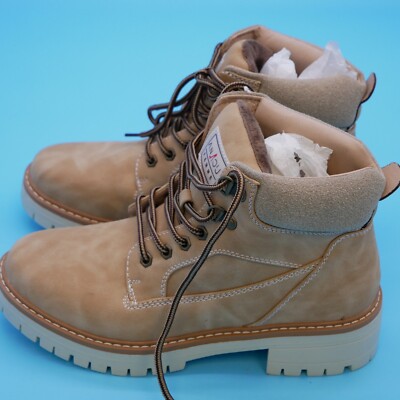 Best Women's Winter Hiking Boots for Snowy Trails in 2025