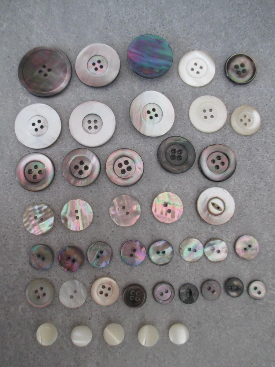 Gros Lot De Boutons Anciens Minuscules (nacre Et Verre) Pour Collection