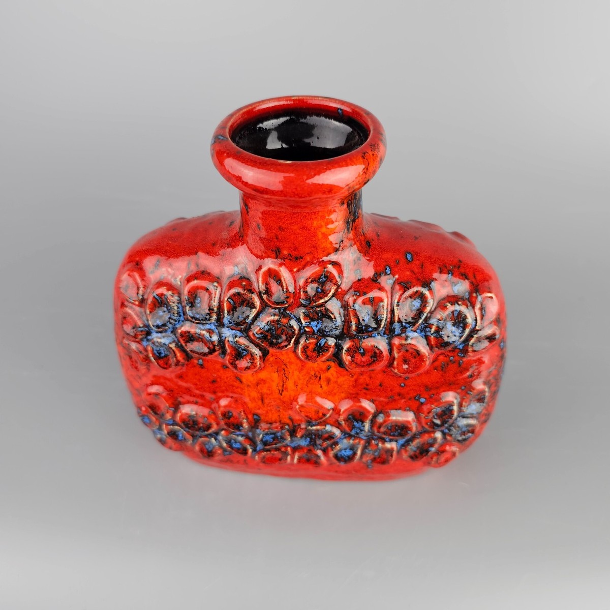 Vintage West German Fat Lava vase by Dumler & Breiden. Number 612