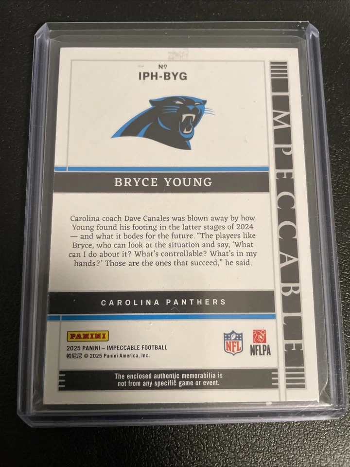 2025 Panini Impecável BRYCE YOUNG Etiqueta/Escudo de Lavanderia 1/1 Panthers SSP RARO - Imagem 2 de 2