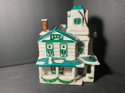 1982 Dept 56  wooden Clapboard Ceramic Snow House  Pre Owned  With Lights