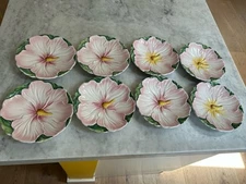 Italian Majolica Hibiscus Floral Plates Embossed Made in Italy 910822  Set 8