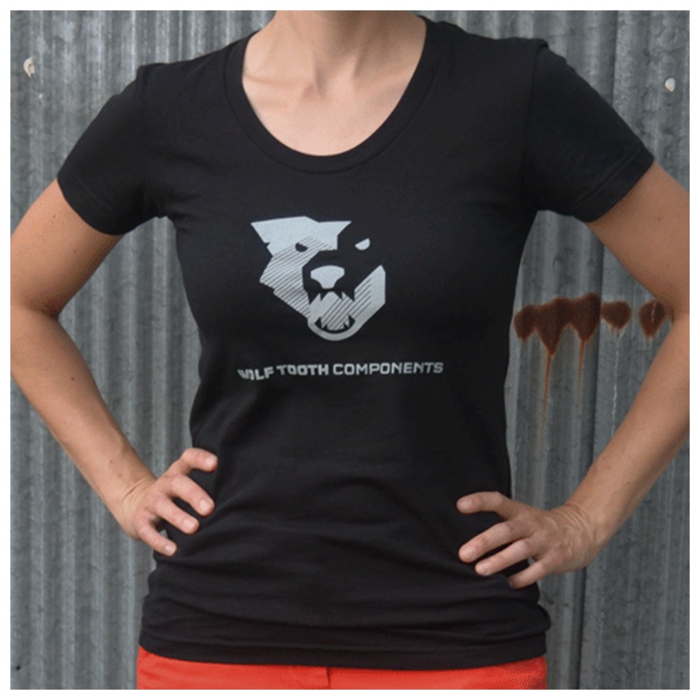 Женская футболка с логотипом Wolf Tooth - с принтом American Apparel Черная Средний размер 6390₽