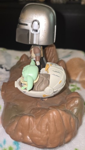 Star Wars The Mandalorian & Grogu Rocky Base  Funko Pop - Picture 2 of 4