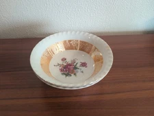 pair Vtg 7" Wide Porcelain Serving Bowl with Gold Trim and Floral Pattern Japan