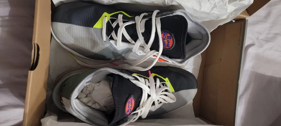 Nike Space Jam x LeBron 18 Low Bugs x Marvin Size 10 - Image 3 of 4