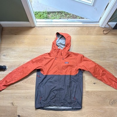 Patagonia Men s Hooded Full-Zip Rain Jacket Orange/Gray Colorblock M