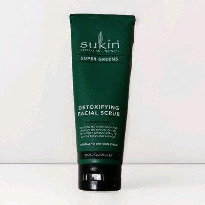 Sukin Super Greens Detoxifying Facial Scrub 125 ml mit Spirulina and Parsley