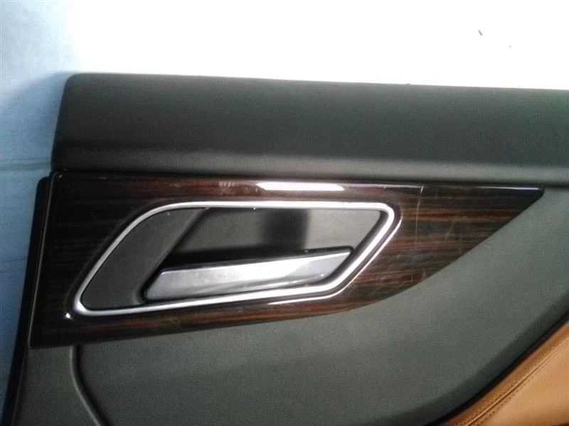 Jaguar F Pace 2018 pasajero derecho puerta trasera panel moldura Foto 2 de 4