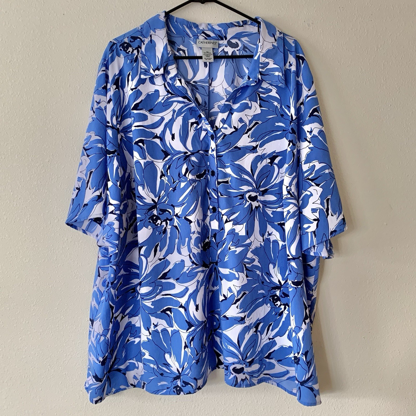 Catherine’s Women’s Button Up Short Sleeve Blue White Floral Top 4X Blouse