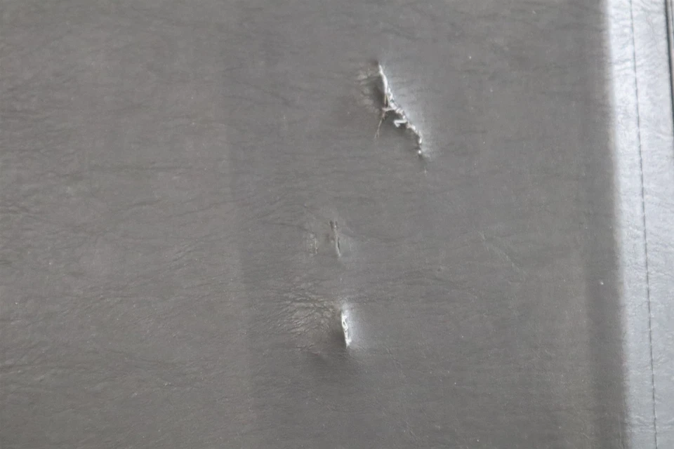 Cubierta Tonneau 19-25 Ram 1500 triple plegable 68581086AA platón corto genuina OEM Foto 3 de 4