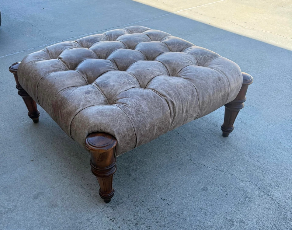 Otomanas de cuero Foto 3 de 3