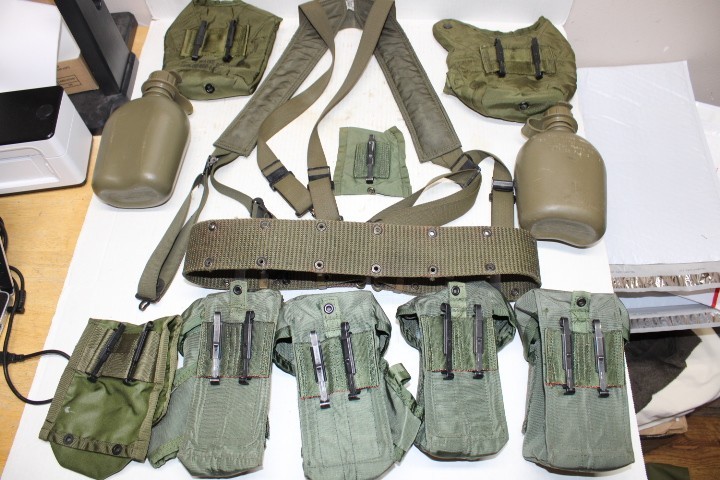 US Military Issue Nylon Web Pistol Belt Set Magazine Pouch Canteen Suspenders S