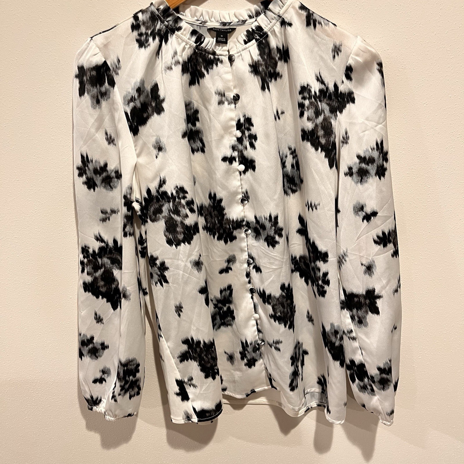 Multiple Womens Tops Medium Black White Ann Taylo… - image 2