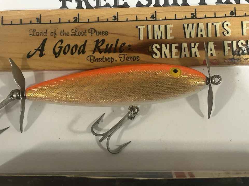 VINTAGE REBEL 5" SPIN-BACK LURE TW-320X BLAZE-ORANGE VERY TOUGH LURE IN BOX - Image 4 of 4