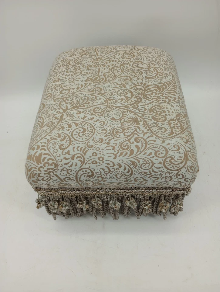 Bonita Falda Jennifer Taylor Home Borla Otomana/Reposapiés Look Leer Usada Foto 3 de 4