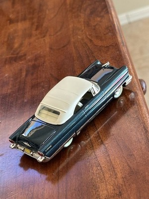 Madison Models(1/43)   1956  Lincoln Premiere Convertible(NR.#5a) Top UP