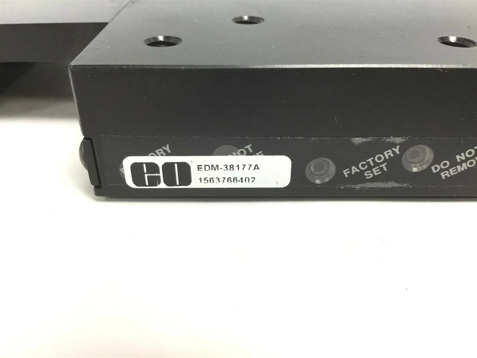 Etapa de rodamiento de bolas superior sólida Edmund EDM-38177A con micrómetro Parker, carga: 95 lb Foto 2 de 4