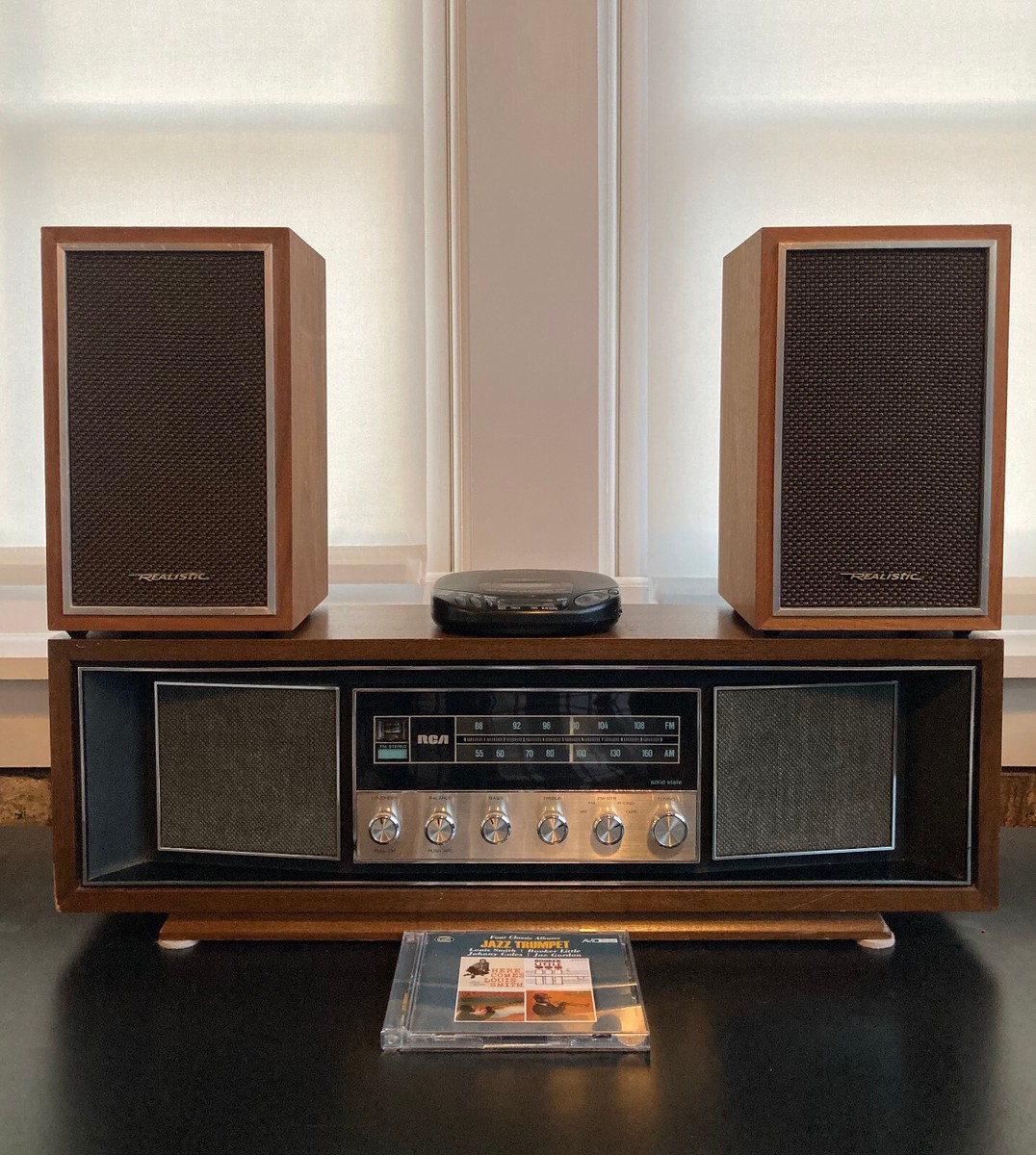 RCA Solid State AM FM Stereo Radio RLC75W Walnut with Added